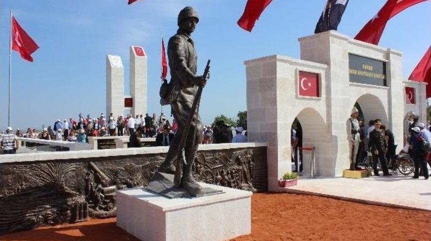 Edirne Asker Hastanesi Şehitliği&rsquo;nin Ziyaret&ccedil;i Sayısı Artıyor