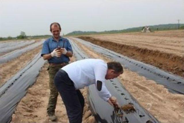 &ldquo;&ccedil;ilek &Uuml;retimini Geliştirme Projesi&rdquo; Kapsamında &Uuml;reticilere &Ccedil;ilek Tesisi 1