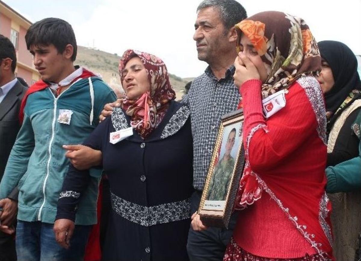 Niğde Şehidi G&ouml;zyaşları İ&ccedil;erisinde Toprağa Verildi