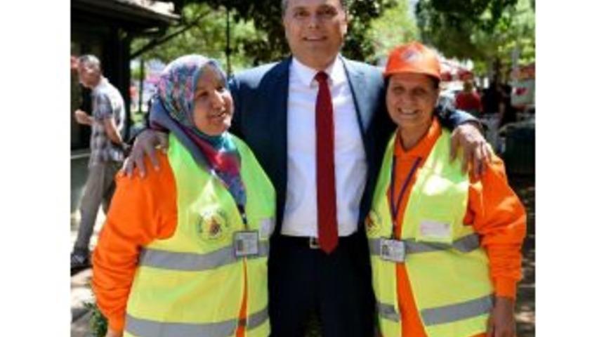 Maaşının D&ouml;rt Katı Parayı Sahibine Ulaştırdı