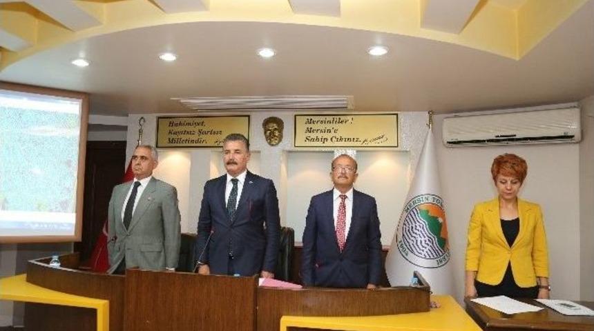 Toroslar Meclis &Uuml;yeleri Şehitler İ&ccedil;in Saygı Duruşunda Bulundu