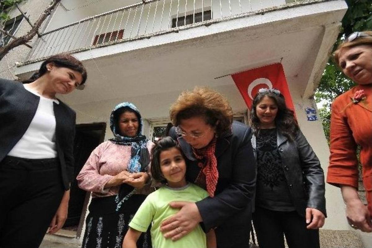 Suriyeli &Ccedil;ocuklar İ&ccedil;in "y&uuml;rekler Buluşuyor" Kampanyası