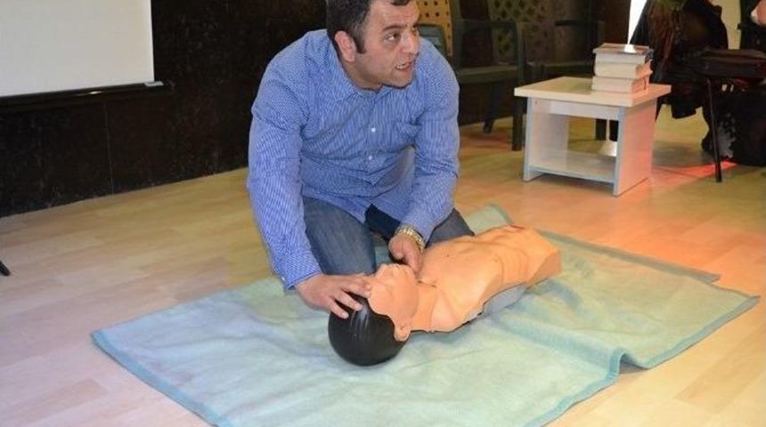 B&uuml;y&uuml;kşehir Vatandaşlara İlkyardım Eğitimleri Sunuyor