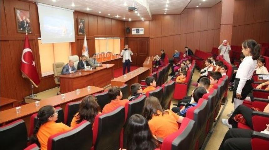 Başkan Karabacak&rsquo;tan &Ouml;ğrencilere Yerel Y&ouml;netimler Dersi