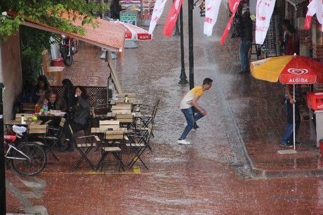 Edirne&rsquo;ye Bir Haftada &Uuml;&ccedil;&uuml;nc&uuml; Kez &lsquo;dolu&rsquo; D&uuml;şt&uuml; 1