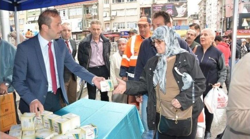 İzmit Belediyesi&rsquo;nden 4 Bin Paket Kandil Simidi