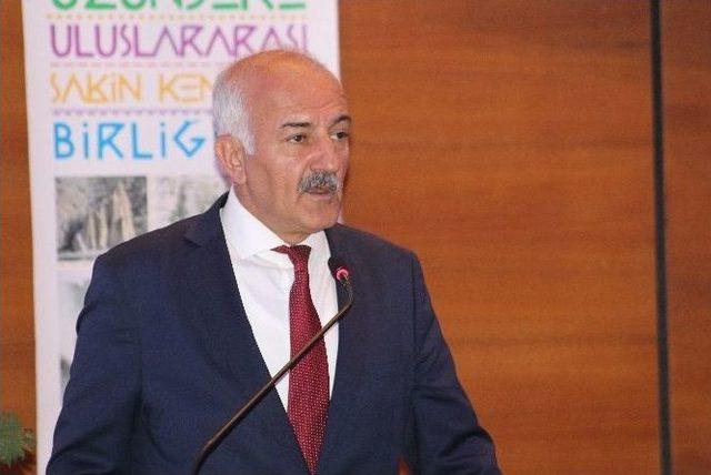 Uzundere &lsquo;sakin Şehir&rsquo; Sertifikasını Aldı 1