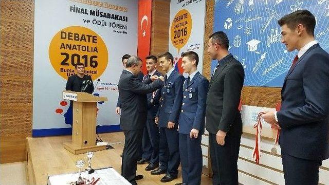 İngilizce Münazara Turnuvası Finali Nefes Kesti