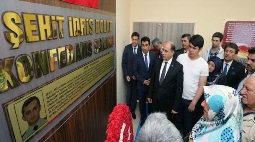 Şehidin İsmi Konferans Salonuna Verildi