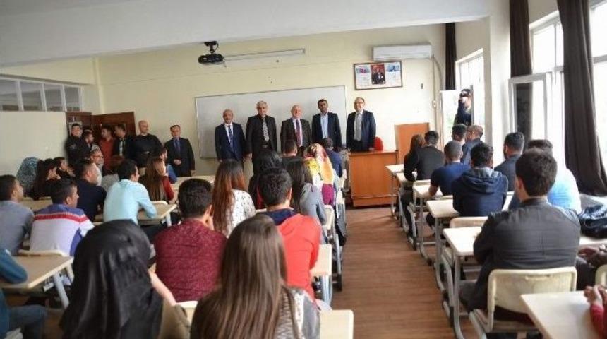 Siirt Valisi Tutulmaz, Si&uuml;&rsquo;de Ders Verdi