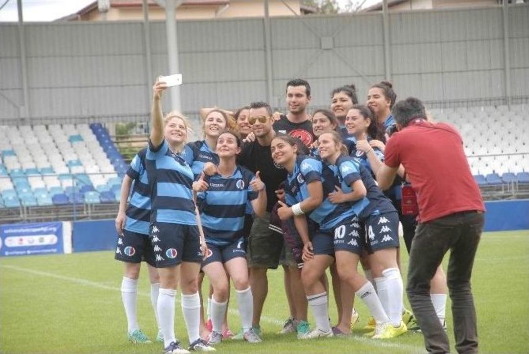 Rugby&rsquo;de &Ouml;d&uuml;l G&uuml;n&uuml;