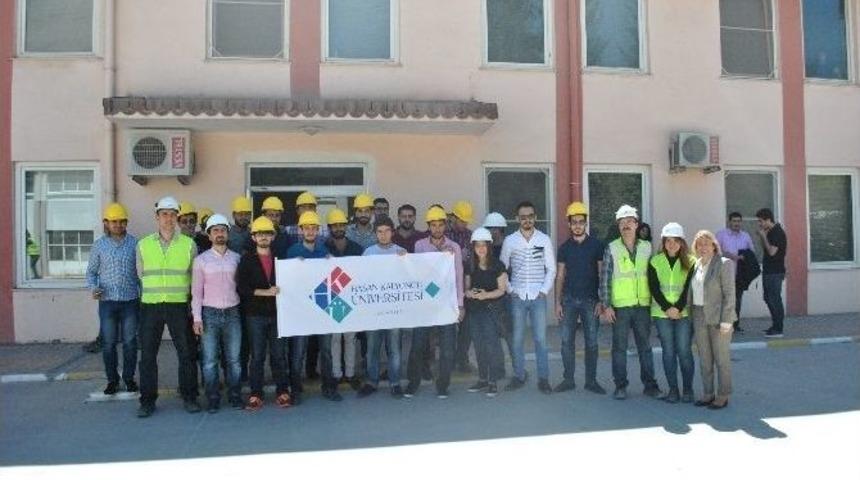 Hk&uuml;&rsquo;de &Ouml;ğrenciler Teori Ve Pratiği Bir Arada Yaşıyor