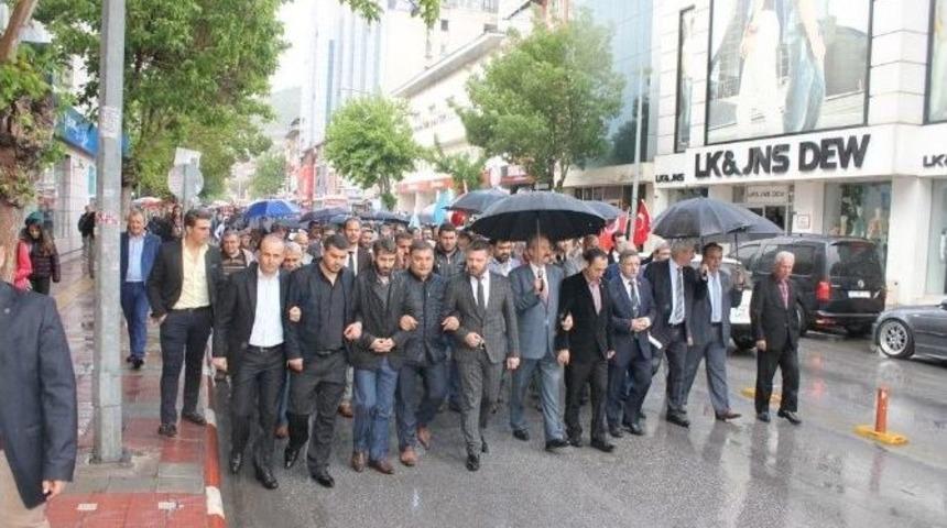 3 Mayıs T&uuml;rk&ccedil;&uuml;l&uuml;k G&uuml;n&uuml; Kapsamında Afyonkarahisar&rsquo;da Y&uuml;r&uuml;y&uuml;ş Yapıldı