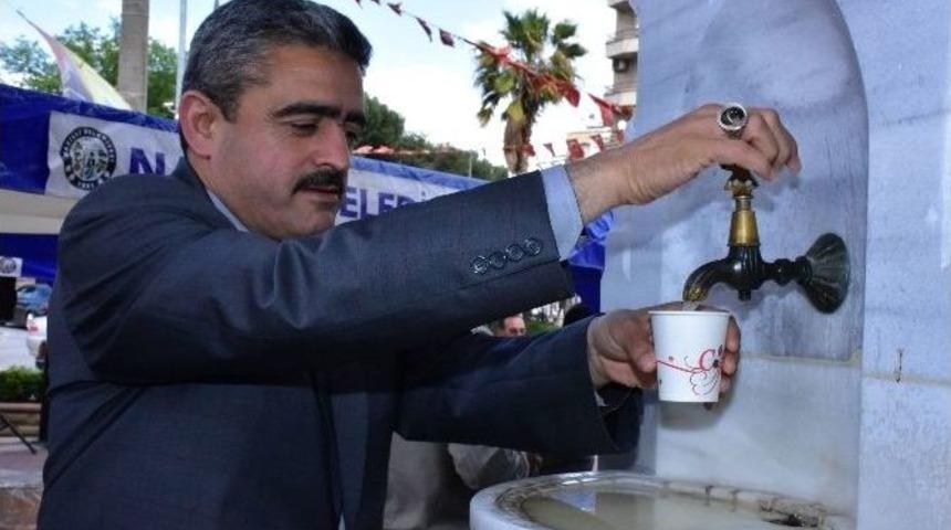 Osmanlı &Ccedil;eşmesinden Şerbet Aktı