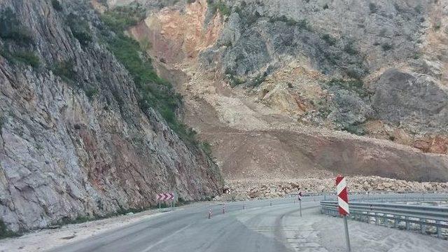 Çorum-osmancık Karayolu’nun Kırkdilim Bölümü Ulaşıma Kapatıldı