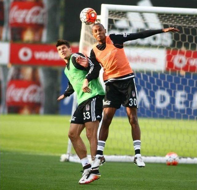 Beşiktaş’ta Derbi Hazırlıkları Devam Ediyor