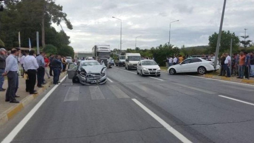 Alanya&rsquo;da Zincirleme Kaza: 5 Yaralı