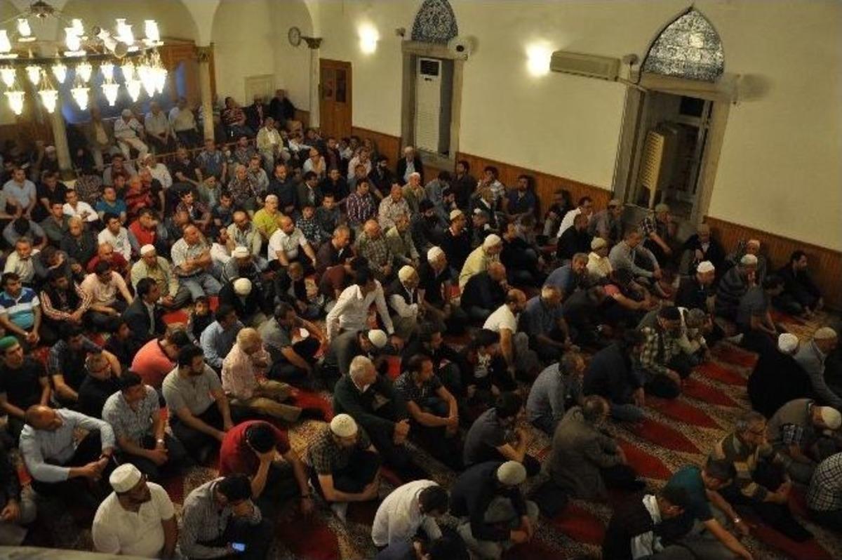 Asırlık Cami Mira&ccedil; Kandilinde Doldu Taştı