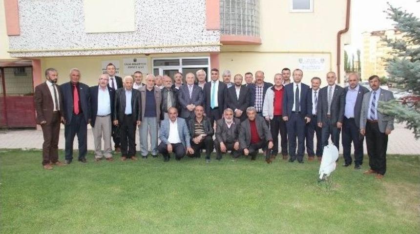 &Ccedil;edaş Genel M&uuml;d&uuml;r&uuml; Akboğa, Muhtarların Sorunlarını Dinledi