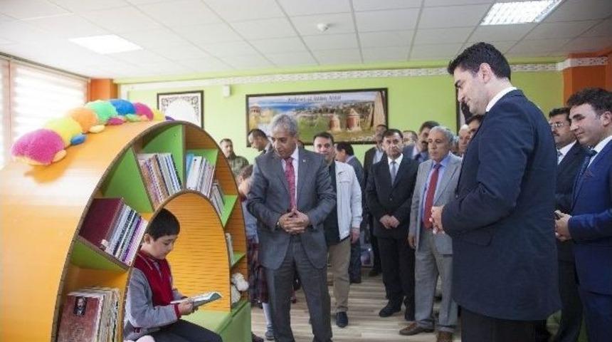 Ahlat&rsquo;ta Z-k&uuml;t&uuml;phane A&ccedil;ıldı