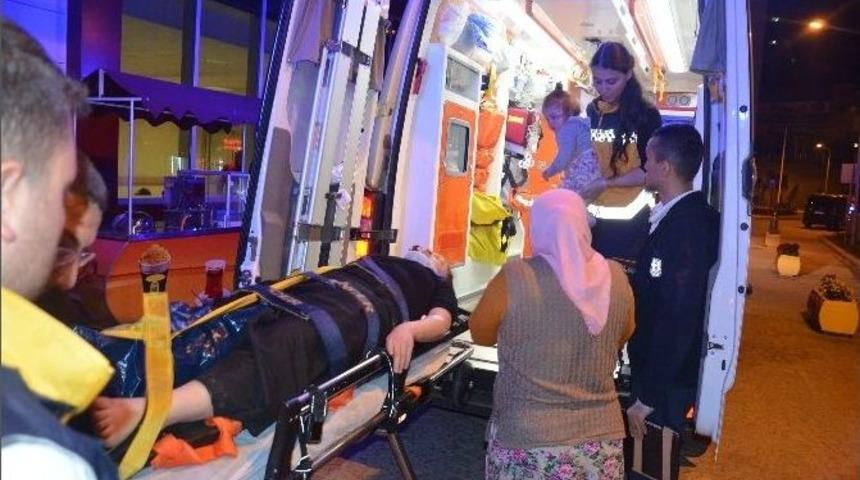 Otomobil Şarampole Yuvarlandı: 4 Yaralı