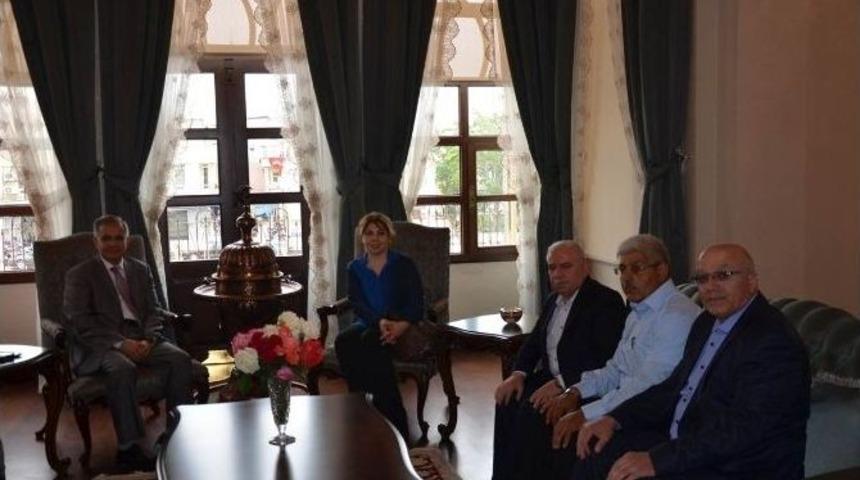 Vali Tapsız, Suriye Dostluk Derneği Y&ouml;neticilerini Kabul Etti