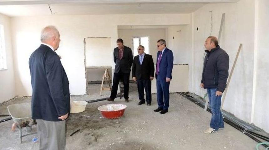 Vali Deniz, &Ccedil;atalk&ouml;pr&uuml; K&ouml;y&uuml;nde İncelemelerde Bulundu