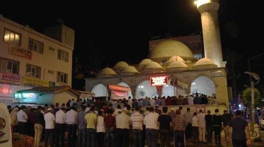 Mira&ccedil; Kandili&rsquo;nde Camiler Doldu Taştı