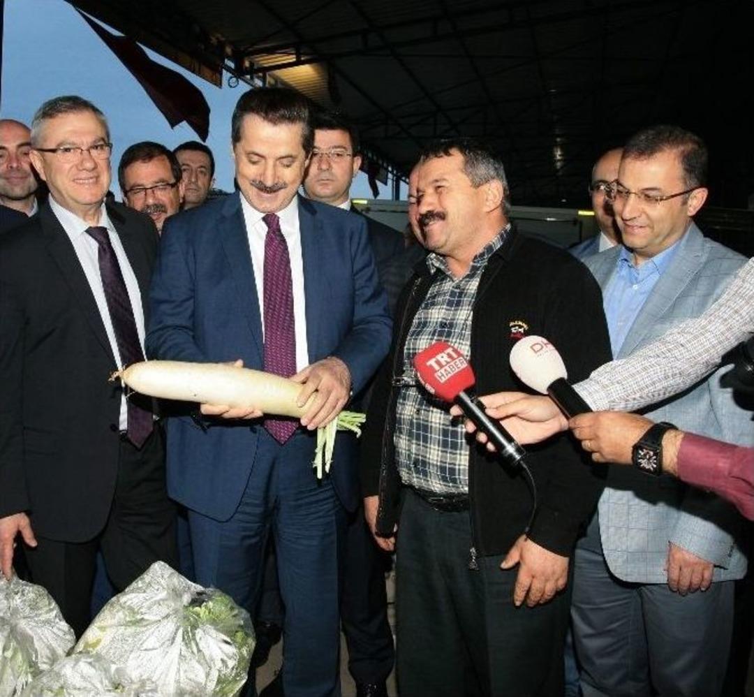 Bakan &Ccedil;elik&rsquo;ten Meclisteki Kavgaya Turplu G&ouml;nderme