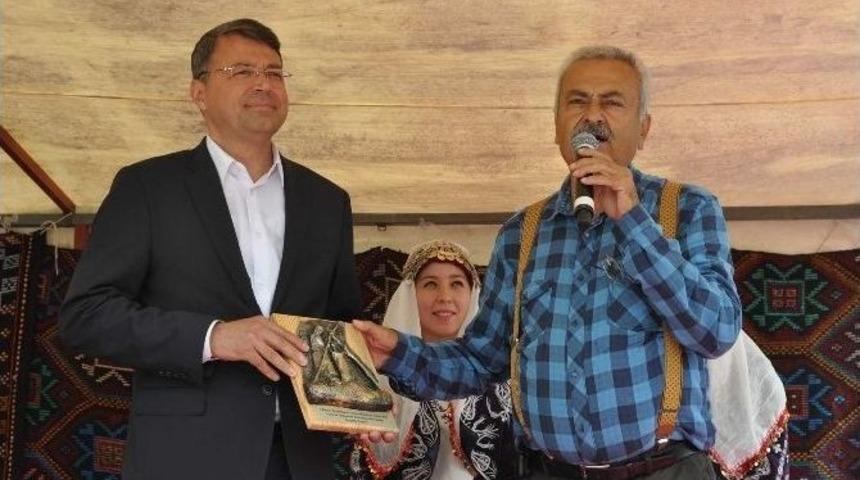 G&uuml;lnar&rsquo;da &Ccedil;akşır Balı Ve Y&ouml;r&uuml;k Festivali