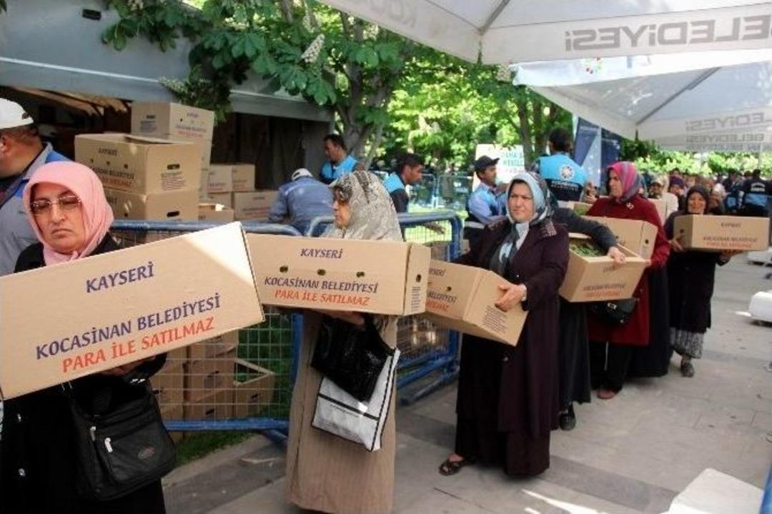 Domates Fidesi Alabilmek İ&ccedil;in Birbirleriyle Yarıştılar