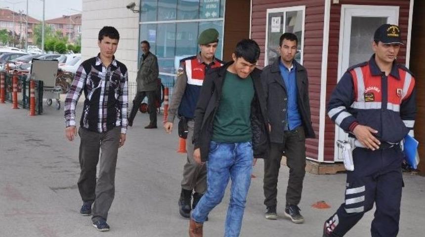 Güvenlik Güçleri Şehirlerarası Yollarda Kuş Uçurtmuyor