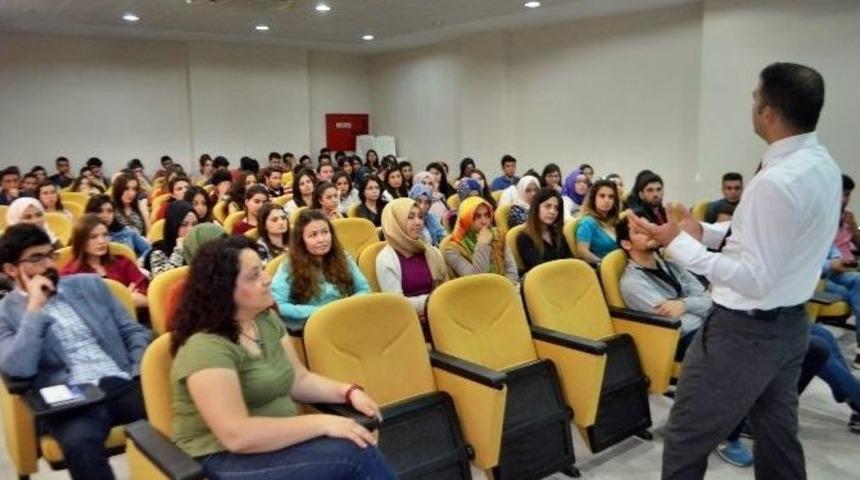 S&ouml;ke&rsquo;de &Uuml;niversite &Ouml;ğrencilerine Ab Projeleri Eğitimi Verildi