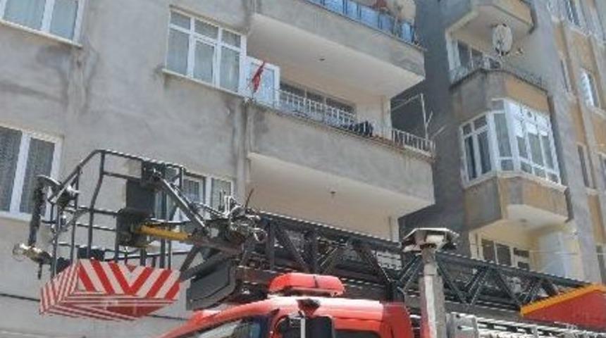 Bacadan &Ccedil;ıkan Duman İtfaiyeyi Alarma Ge&ccedil;irdi