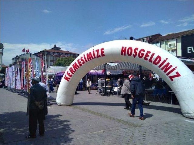 Geleneksel Hayır Çarşısı Dualarla Açıldı