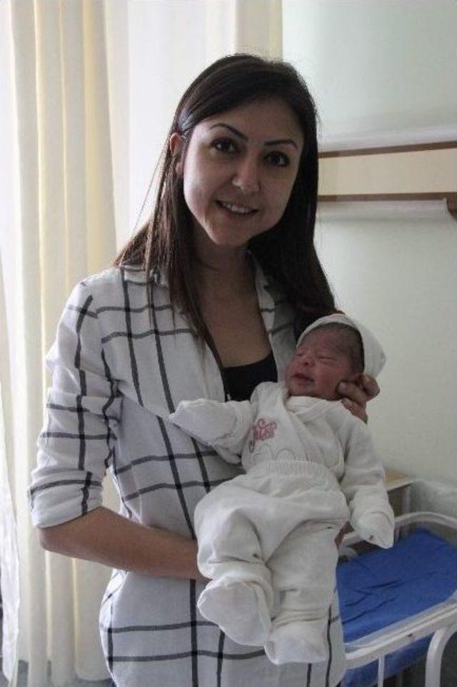 Nevşehir&rsquo;de Mira&ccedil; Bebek İki Dişli D&uuml;nyaya Geldi 2