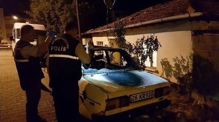 Bilecik&rsquo;te Park Halindeki Otomobil Alev Aldı