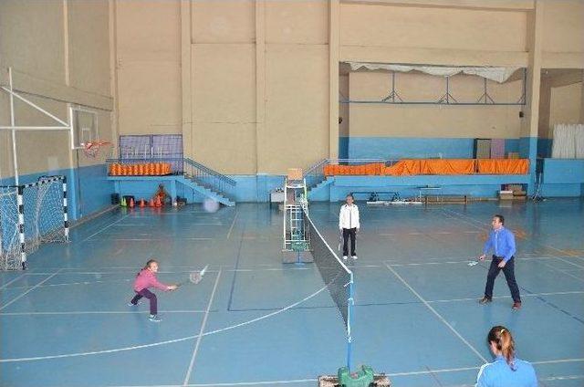 Badminton İl Birinciliği Müsabakaları Yapıldı