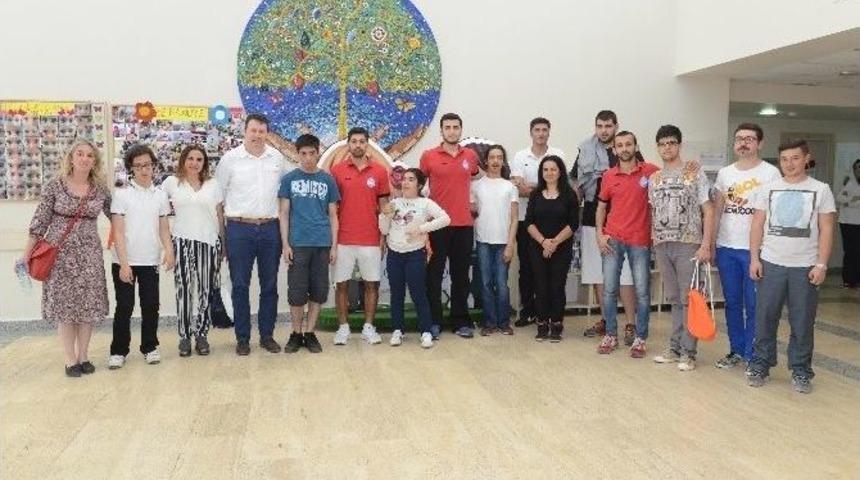 Asat&rsquo;lı Basketbolculardan &Ouml;zel &Ouml;ğrencilere Moral Ziyareti