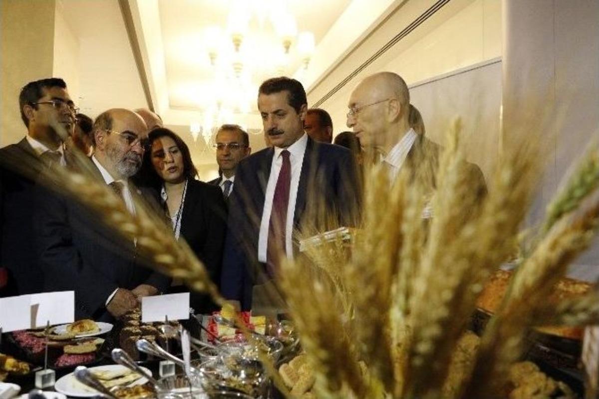 Bakan &Ccedil;elik: &ldquo;500 Milyon İnsan Obez İken, 800 Milyon İnsan A&ccedil;&rdquo;