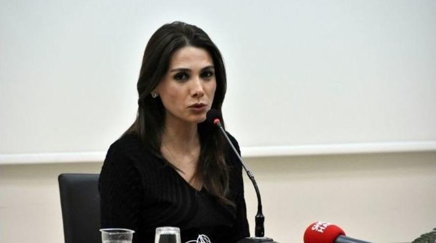 J&uuml;lide Ateş: &ldquo;ben Kadın Olmaktan Gurur Duyuyorum&rdquo;