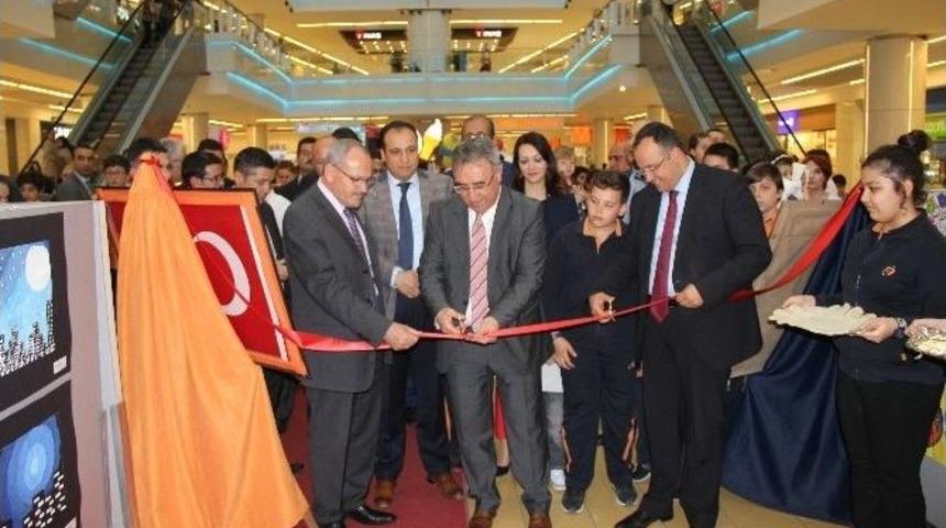 &Ouml;nce &Ccedil;izdiler, Sonra Sergilediler
