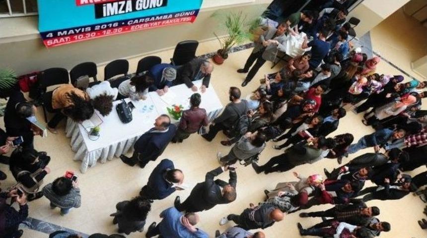 Ataol Behramoğlu Şiir Severlerle Buluştu