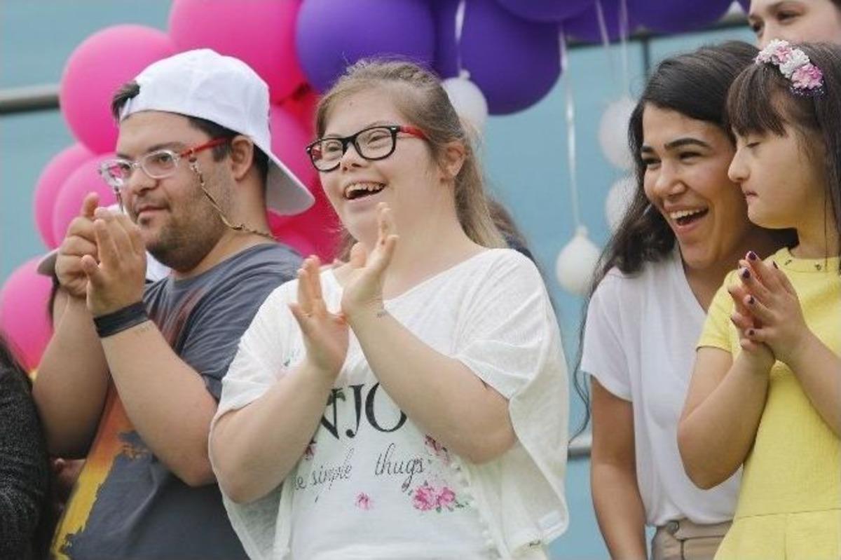 &Uuml;niversitelilerden Down Sendromlulara &Ouml;zel Festival