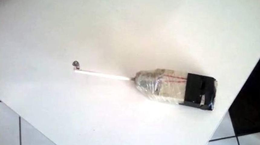 Suriyeli Şahsın &Uuml;zerinde Bomba Kumandası S&uuml;s&uuml; Verilmiş Cihaz Bulundu