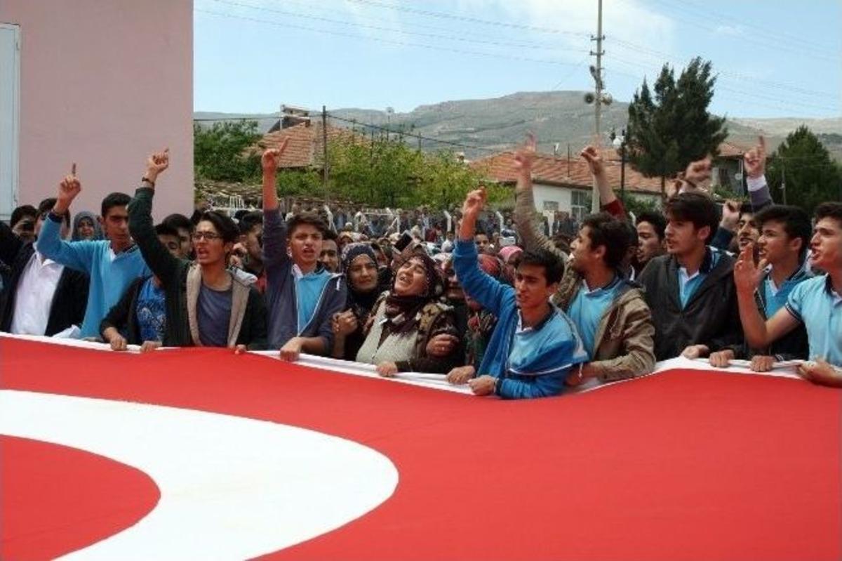 Şehit Uzman &Ccedil;avuş Aslan&rsquo;ın Cenazesi Ak&ccedil;adağ&rsquo;a Geldi