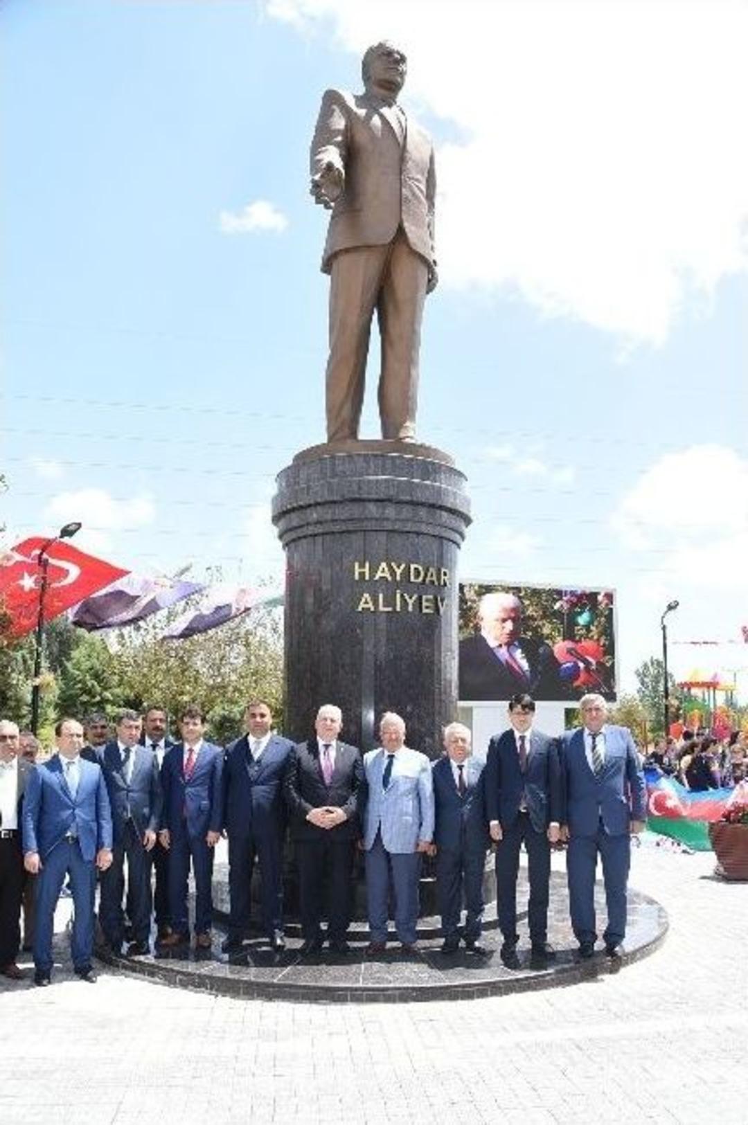 Haydar Aliyev Tarsus&rsquo;ta Anıldı