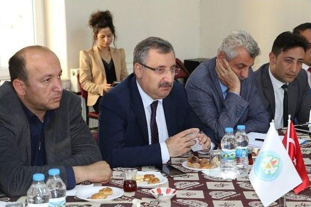 Büyükşehir Ahmetlili Muhtarlarla Buluştu 2