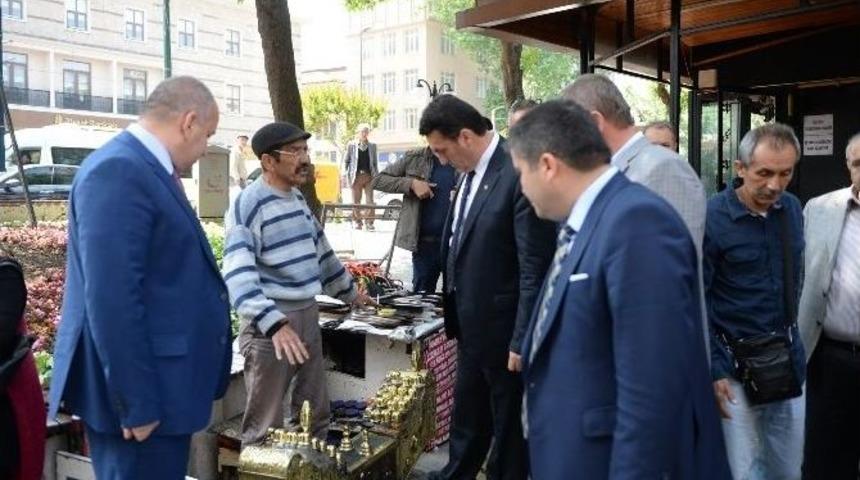 Osmangazi Belediyesi Saldırı Mağduru Esnafı Yalnız Bırakmıyor