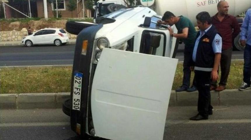 Otomobil Yan Yattı: 1 Yaralı
